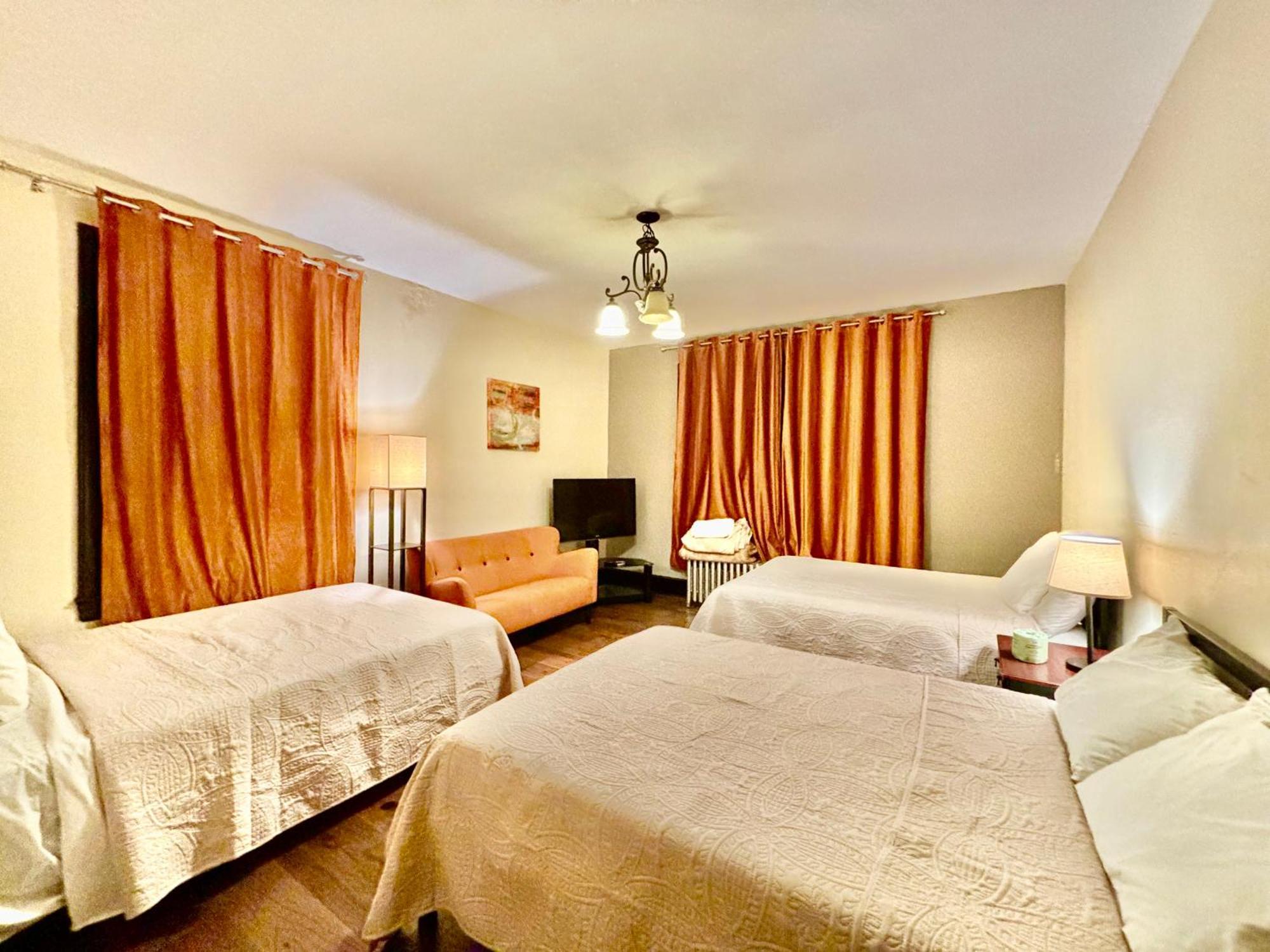 Family Guest House Ньюарк Экстерьер фото